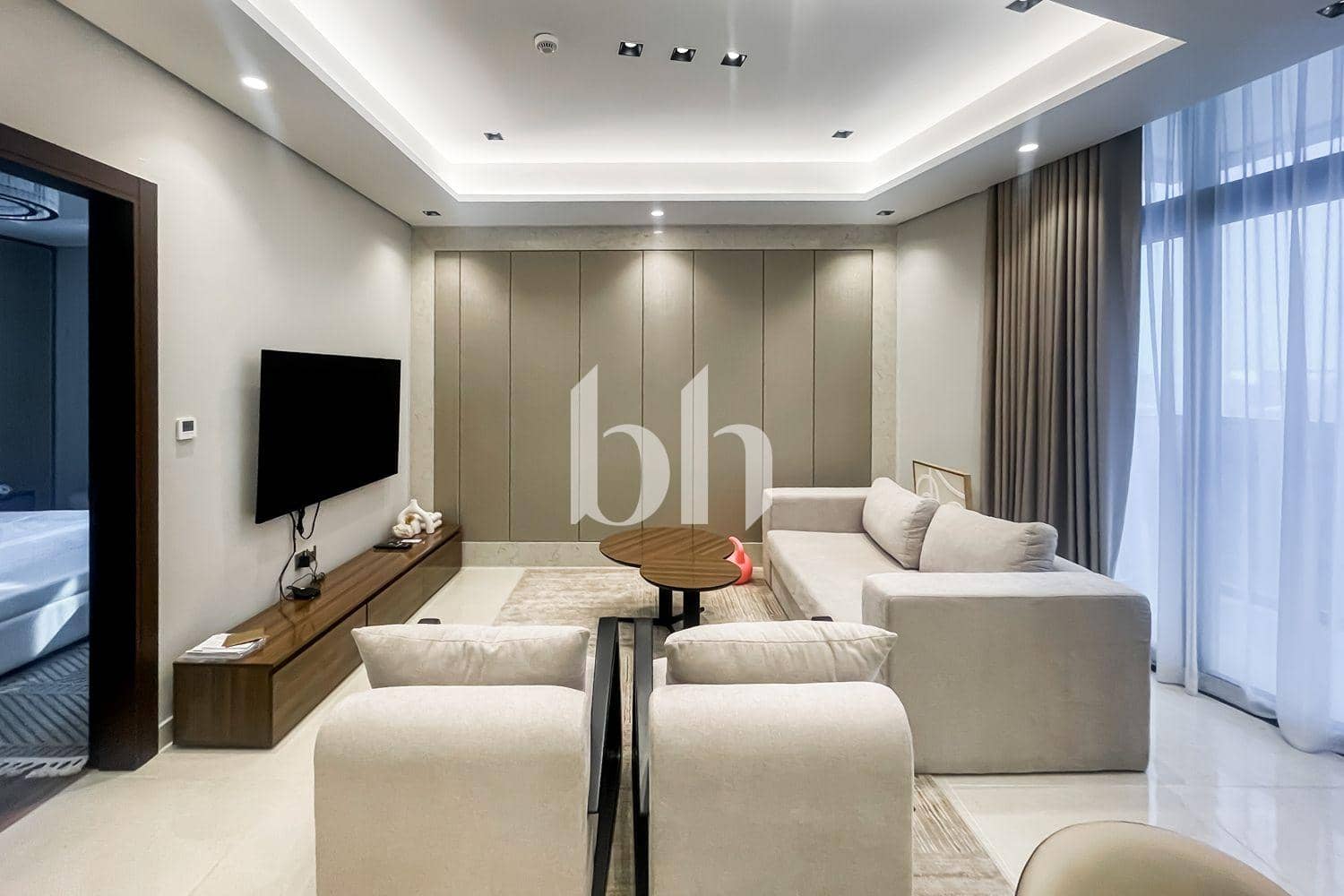1 Bedroom Apartment in Nobles Tower - photo 1
