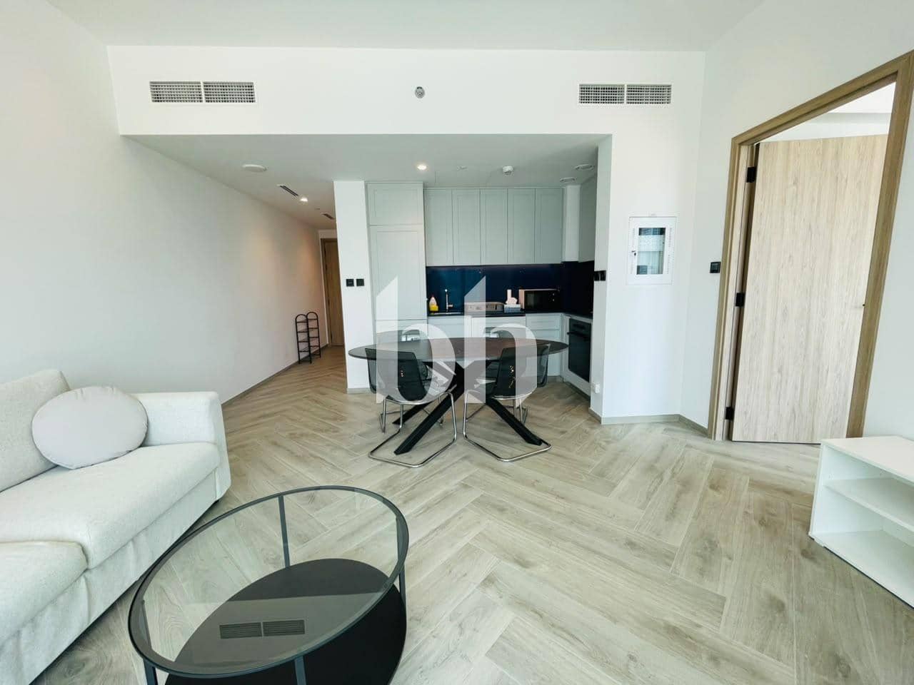 1 Bedroom Apartment in Peninsula Three