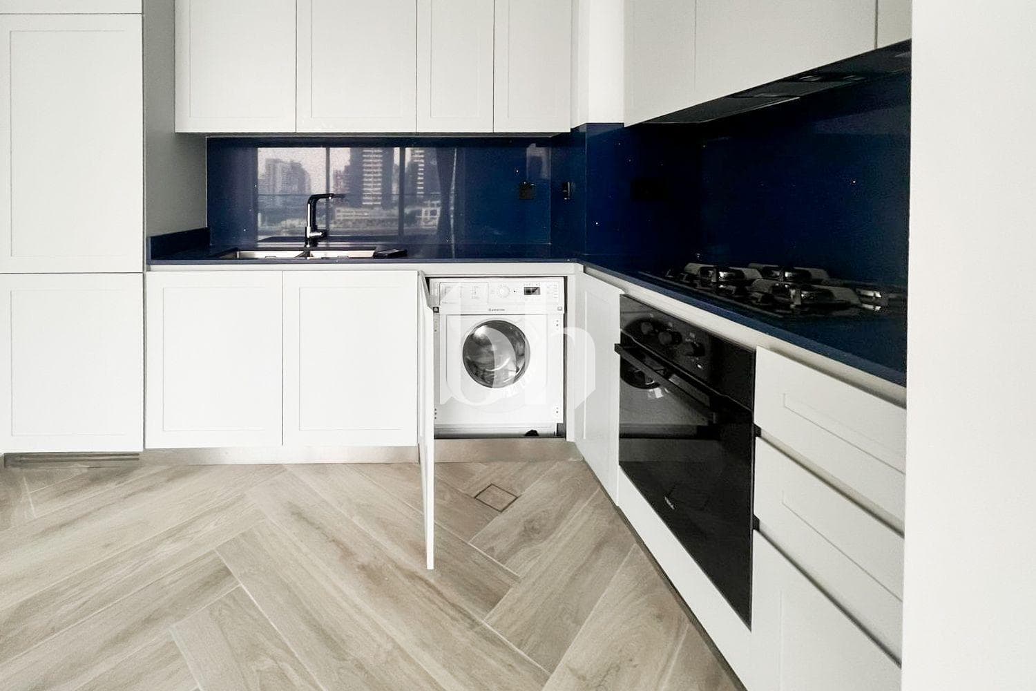2 Bedroom Apartment in Peninsula Three - photo 1