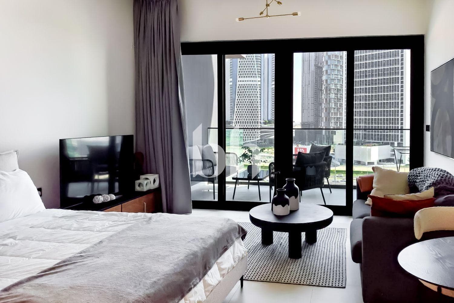 Studio Apartment in Binghatti Canal - photo 1