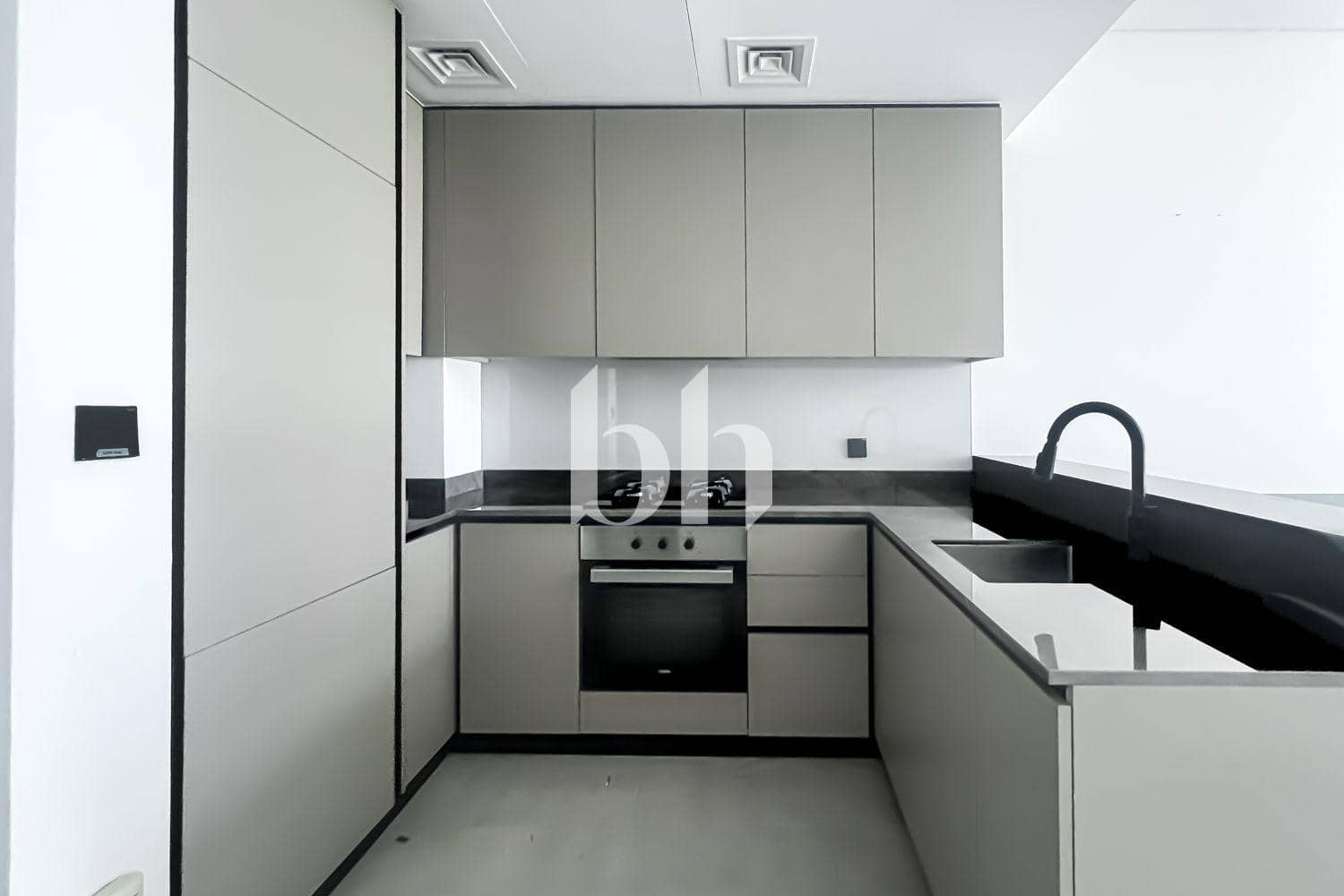 1 Bedroom Apartment in 15 Northside - Tower 2 - photo 2