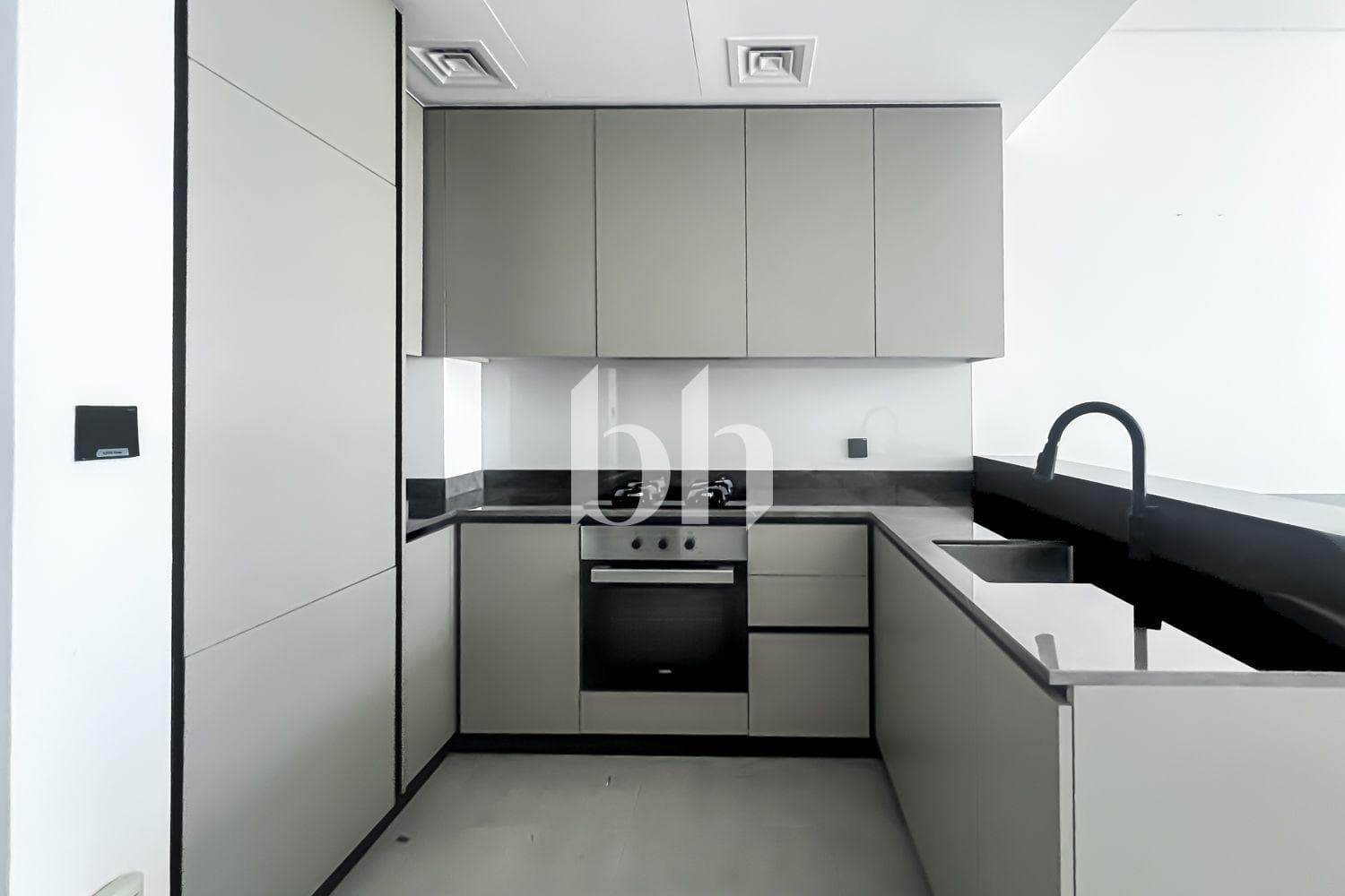 1 Bedroom Apartment in 15 Northside - Tower 2 - photo 2
