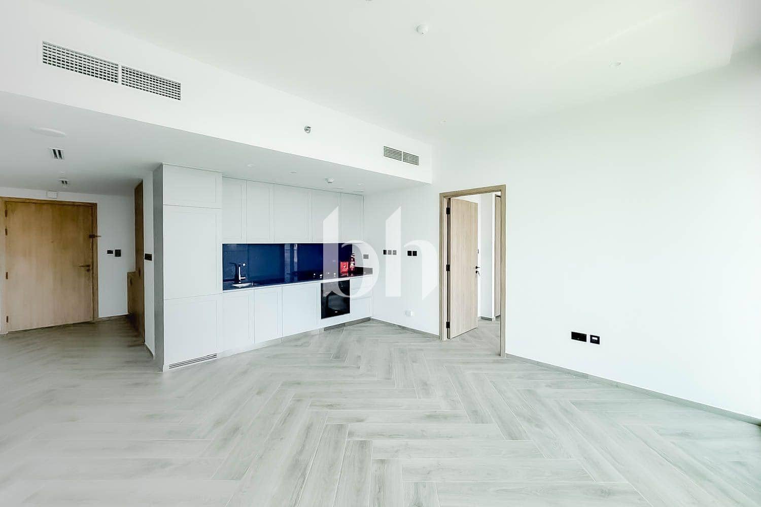 1 Bedroom Apartment in Peninsula Three