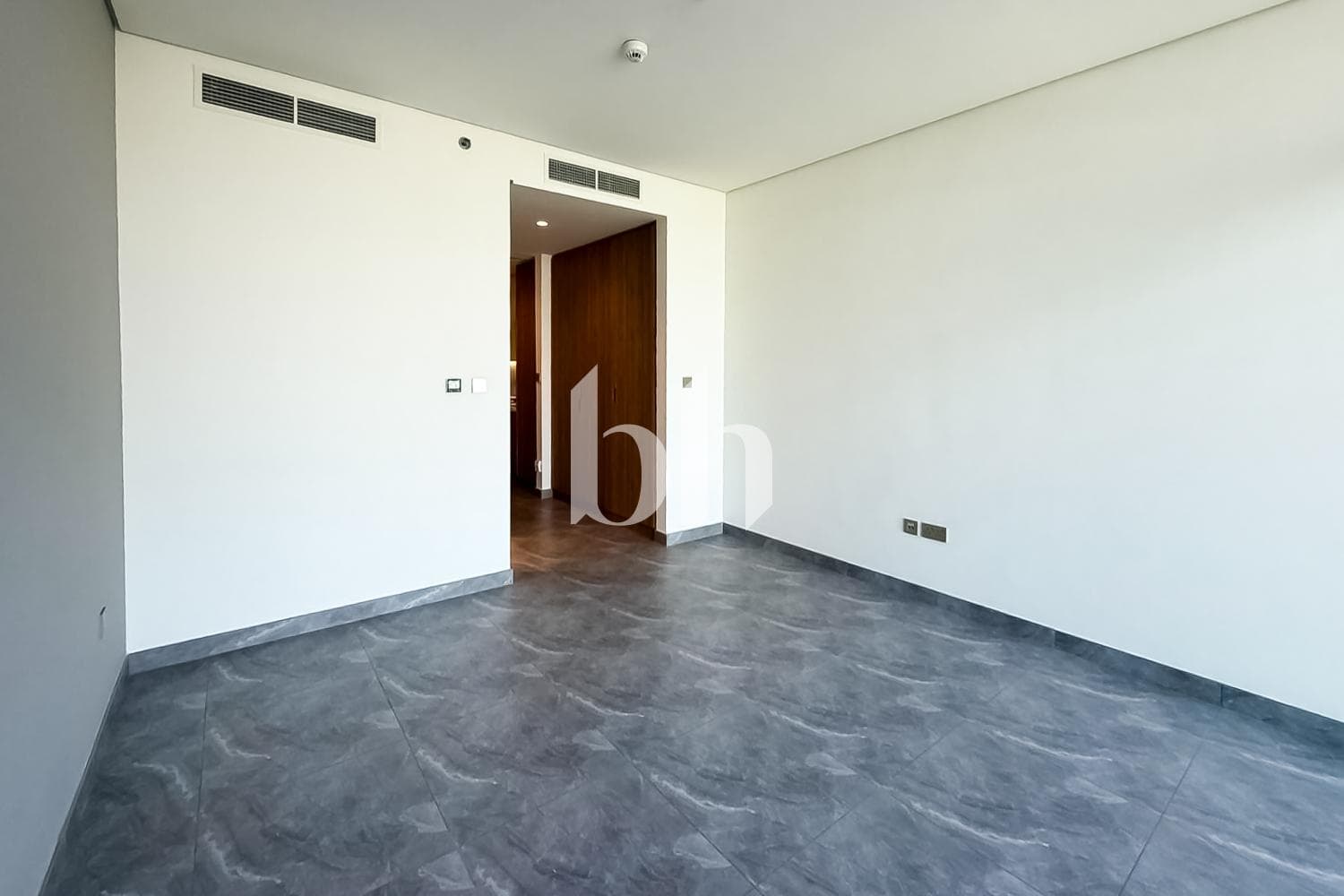 Studio Apartment in Peninsula Two - photo 1
