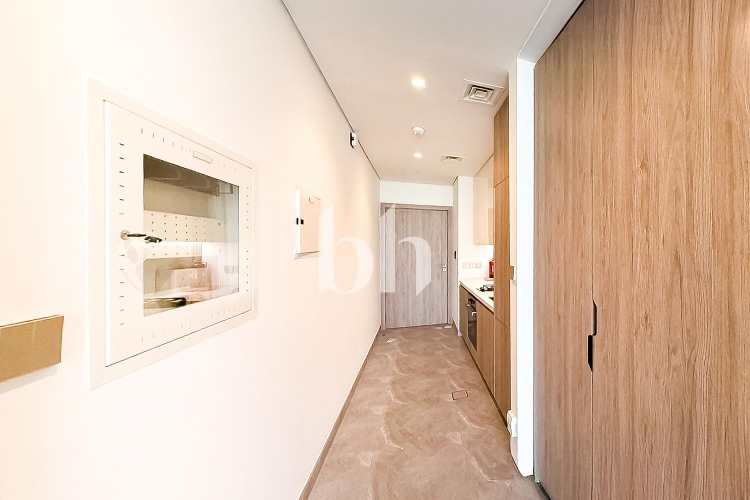 Studio Apartment in Peninsula Two - photo 2