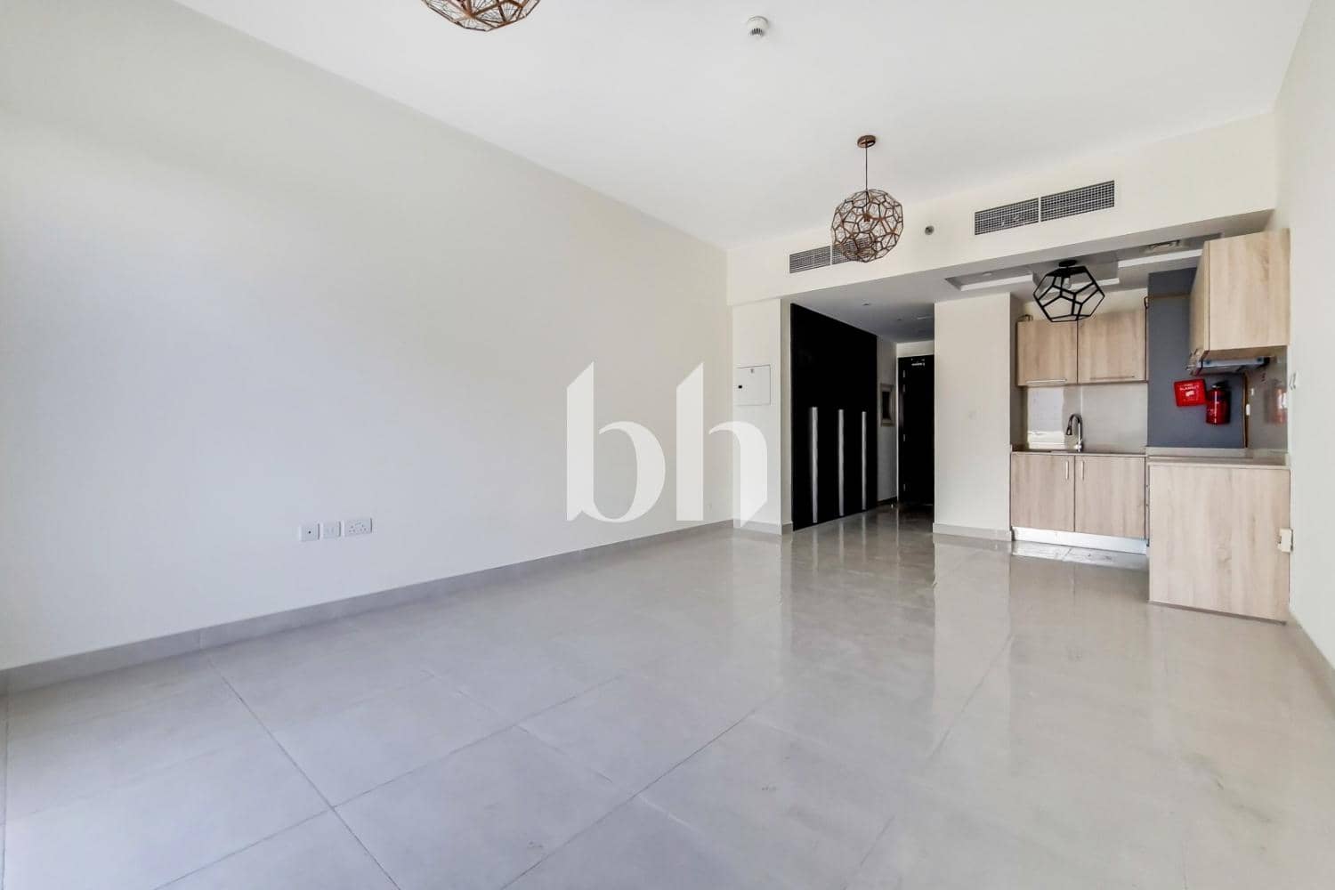 Studio Apartment in AG Tower - photo 2