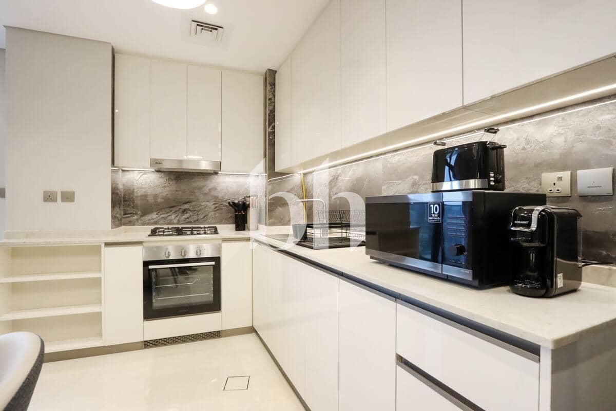 1 Bedroom Apartment in Nobles Tower - photo 1