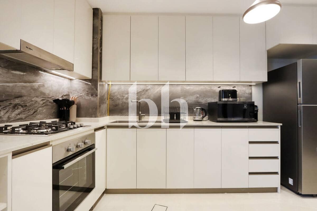 1 Bedroom Apartment in Nobles Tower - photo 2