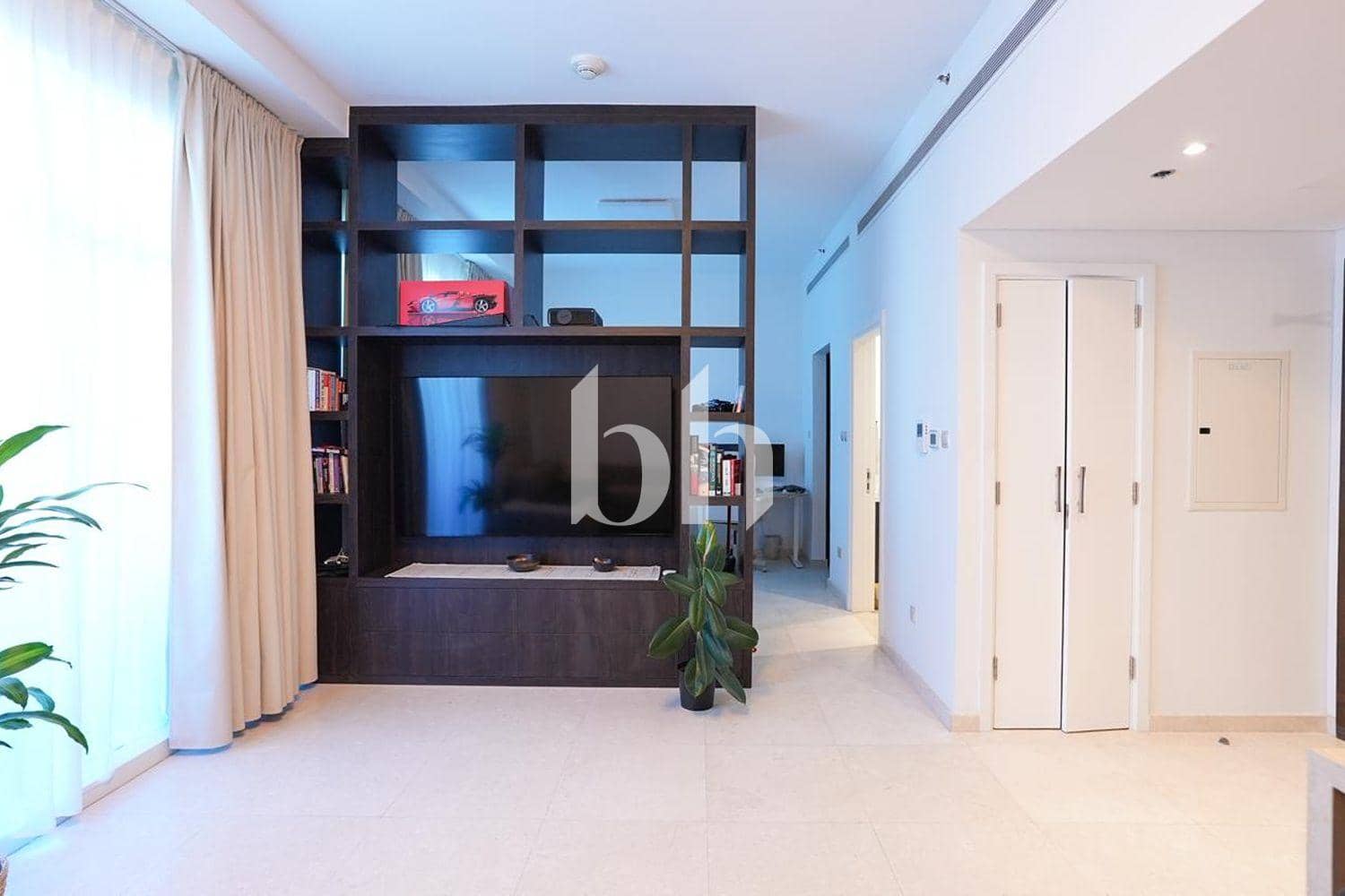 Studio Apartment in Bay Square Building 11 - photo 1