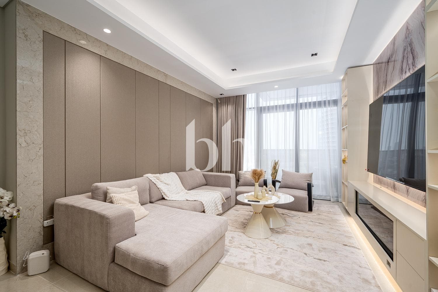 2 Bedrooms Apartment in Nobles Tower - photo 1