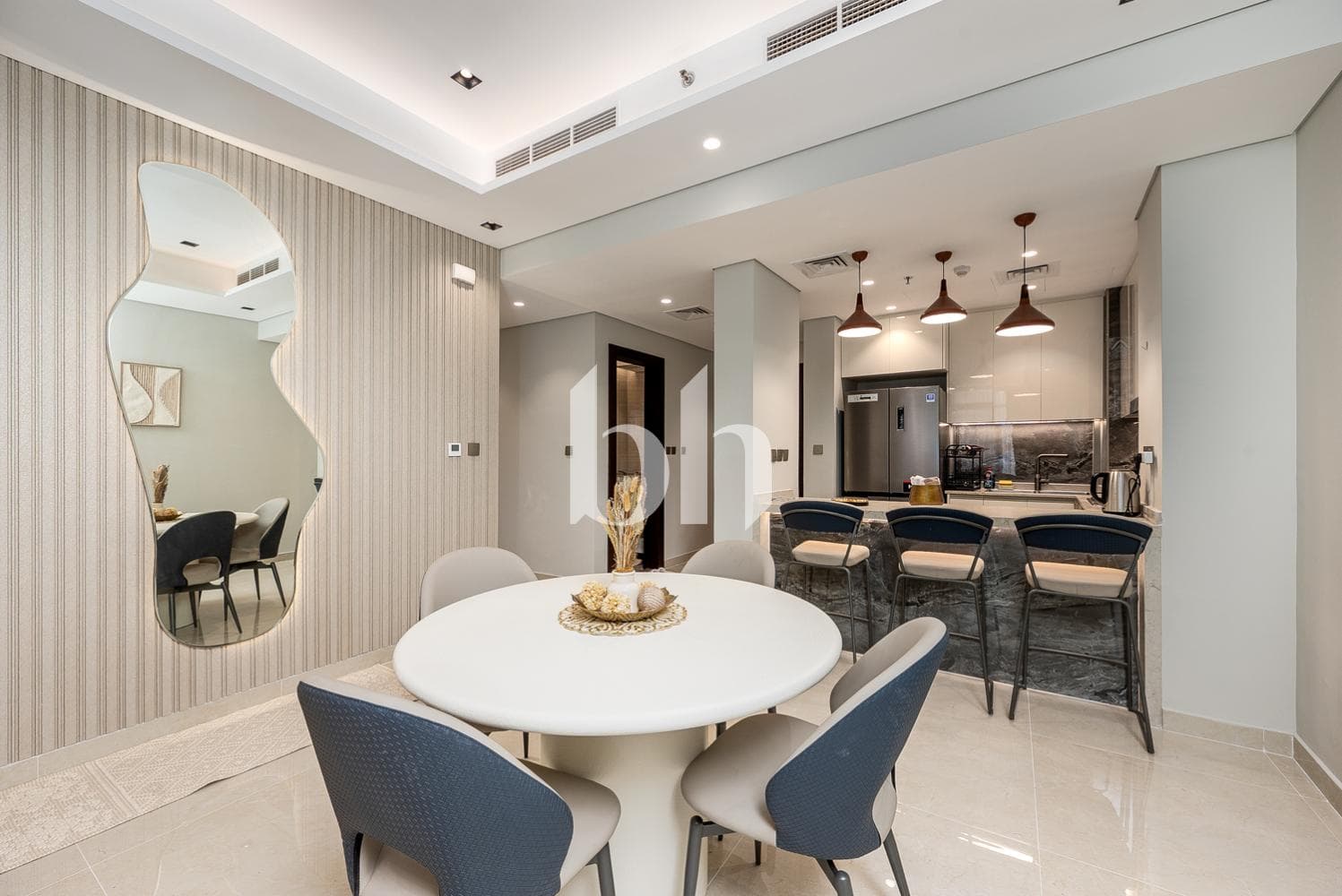 2 Bedrooms Apartment in Nobles Tower - photo 2