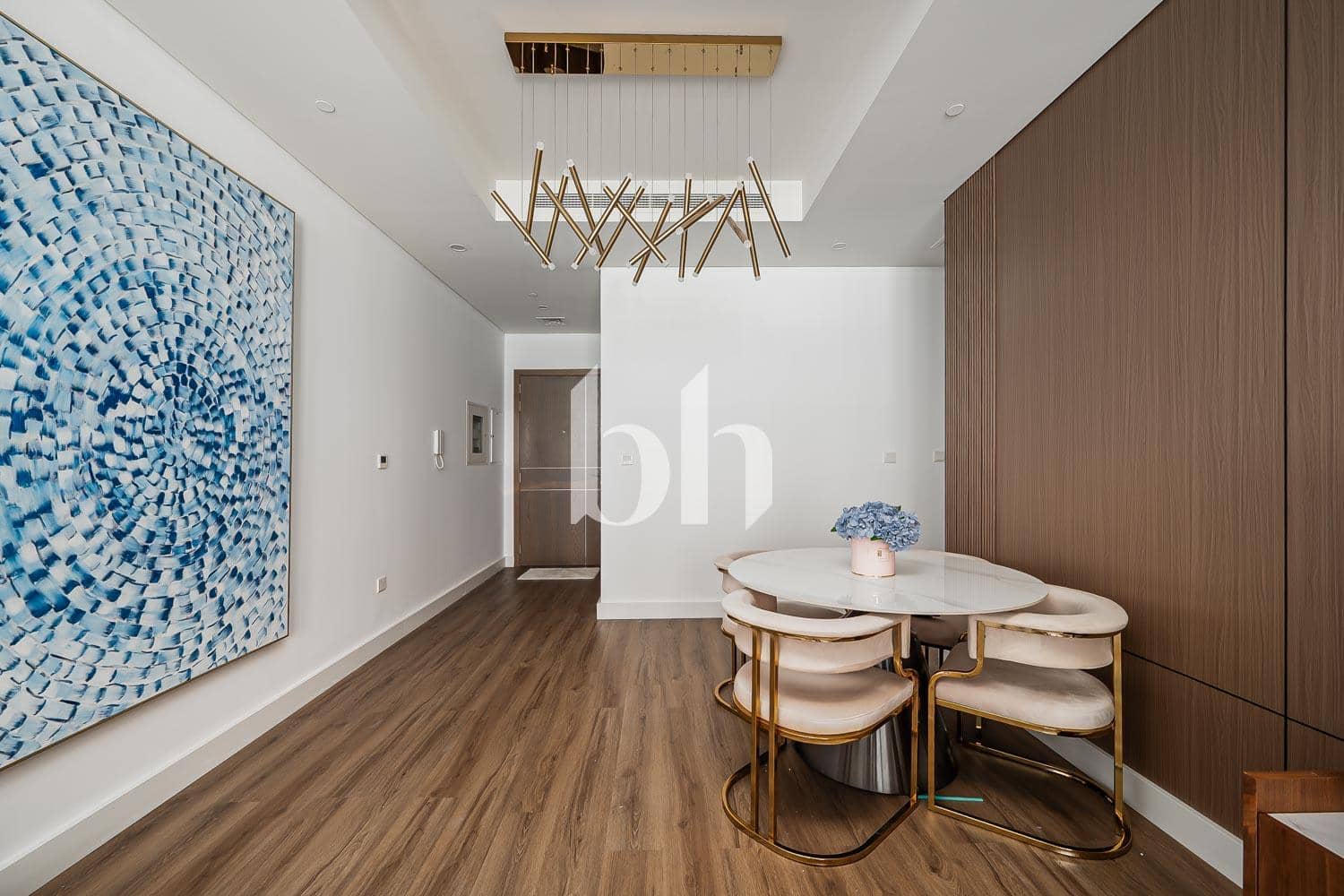 2 Bedroom Apartment in The Bay - photo 2