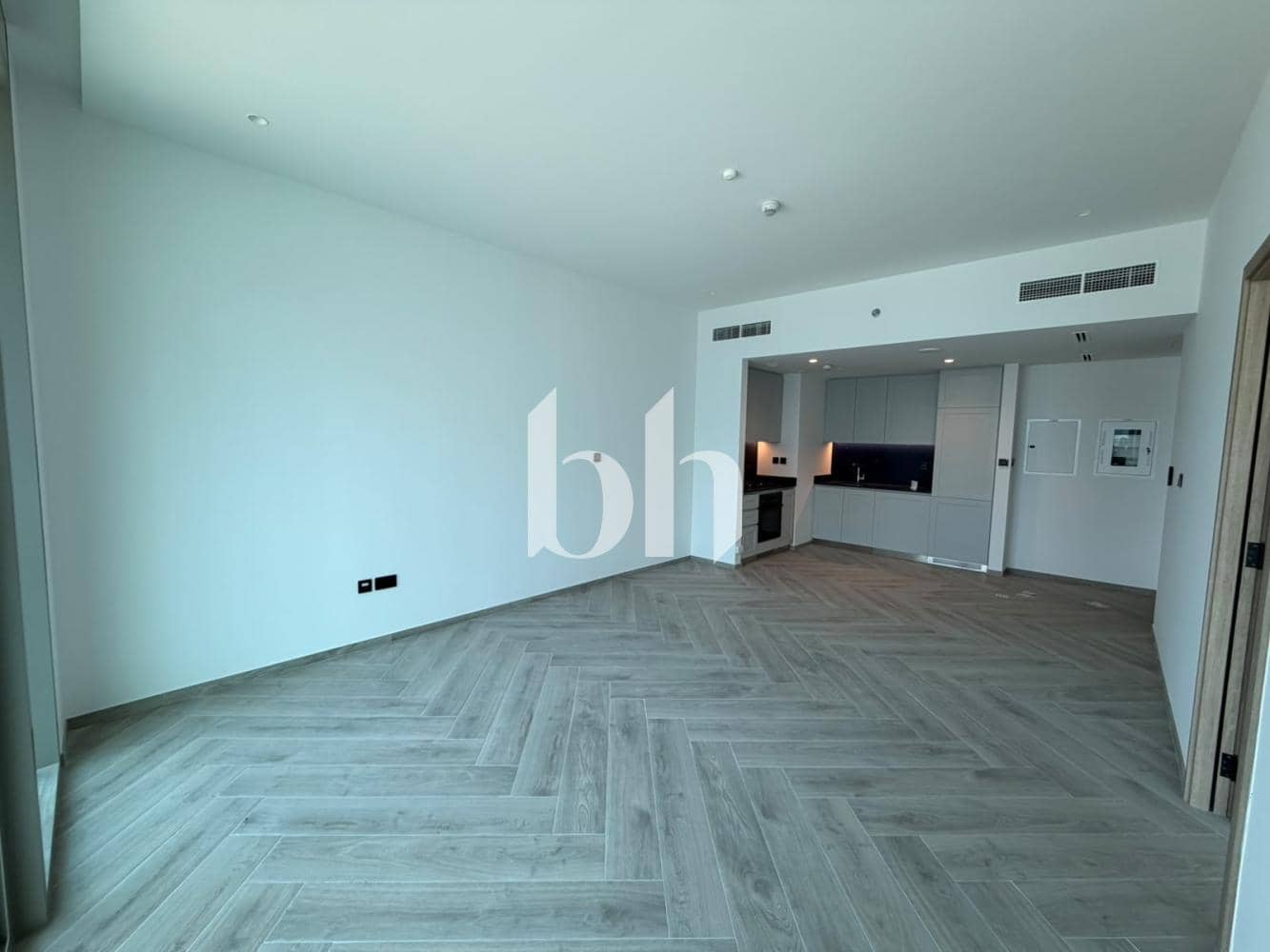 1 Bedroom Apartment in Peninsula Three