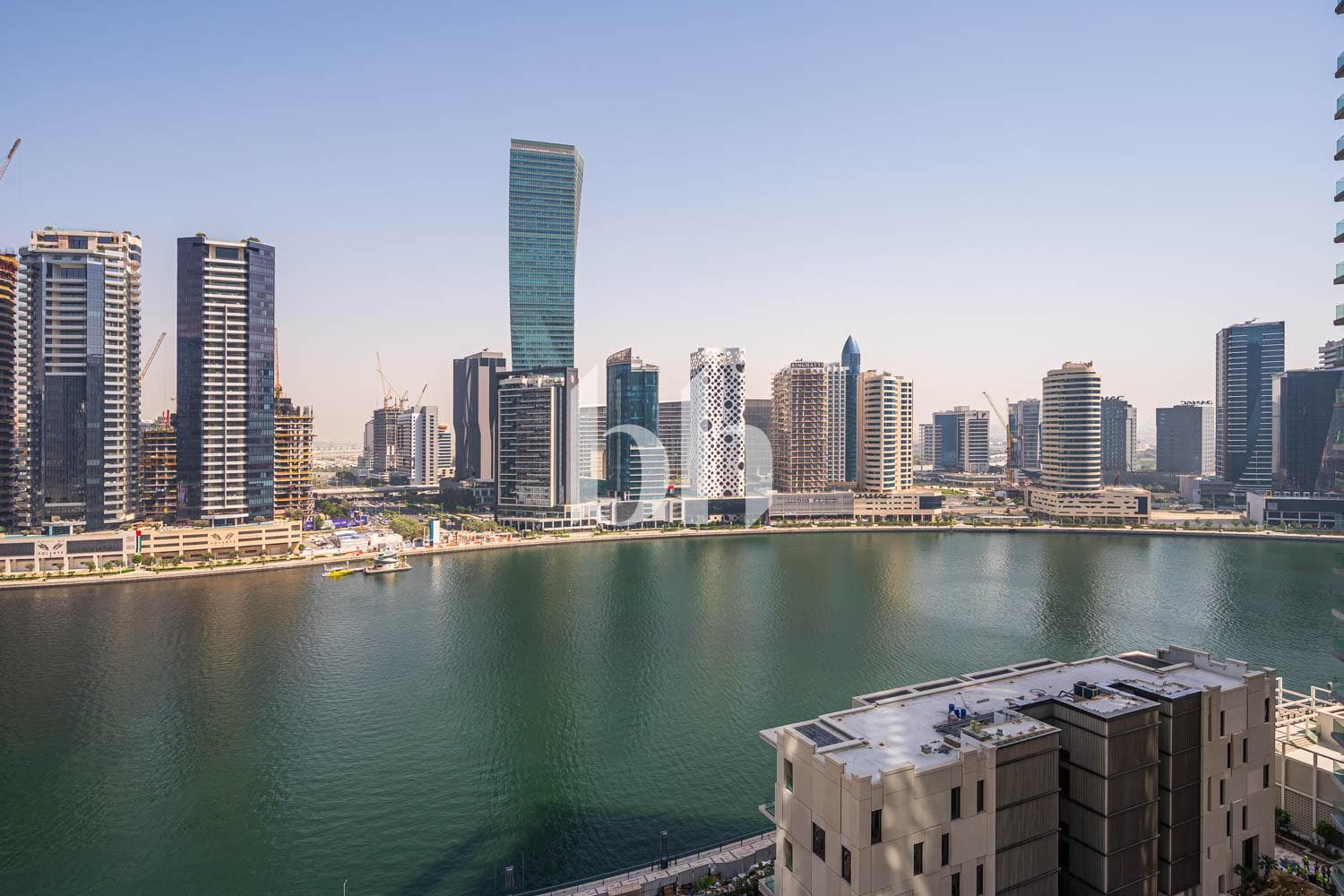 1 Bedroom Apartment in Peninsula Three