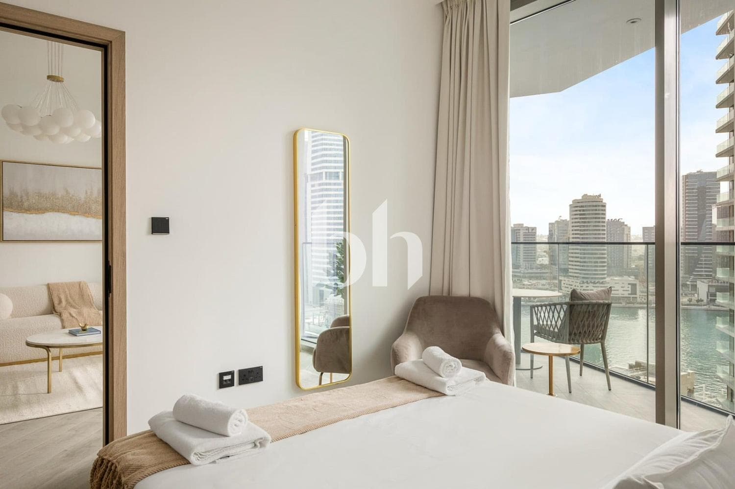 1 Bedroom Apartment in Peninsula Three - photo 2