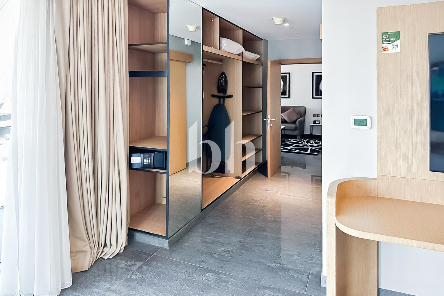 1 Bedroom Hotel Apartment in Sky Bay Hotel - photo 2