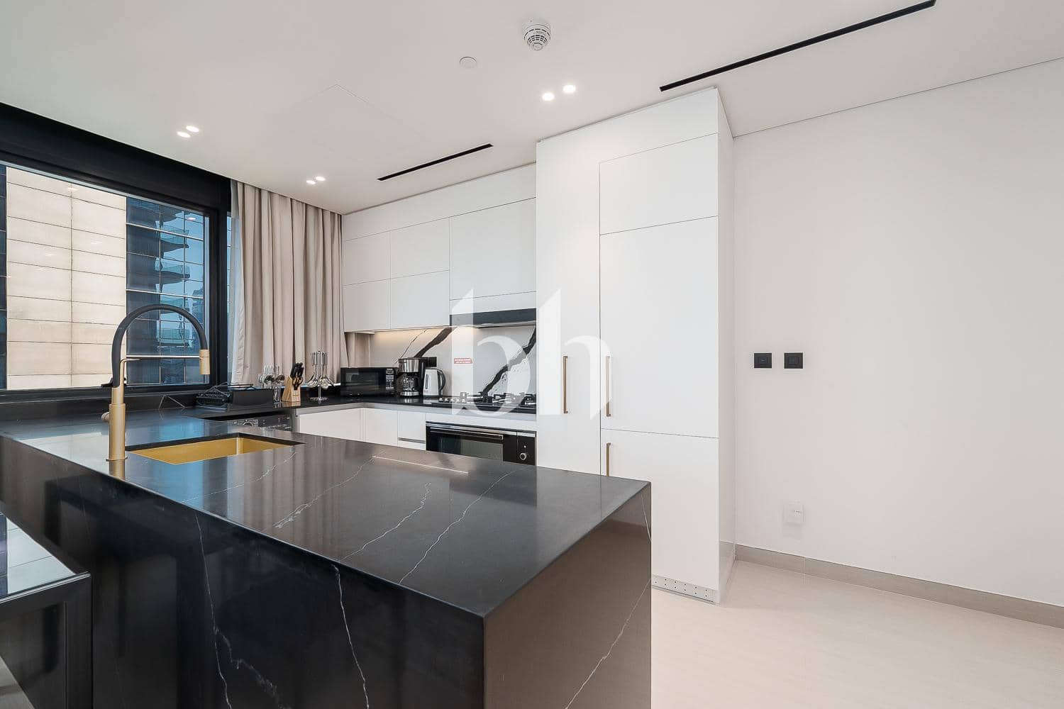 2 Bedroom Apartment in Trillionaire Residences - photo 2