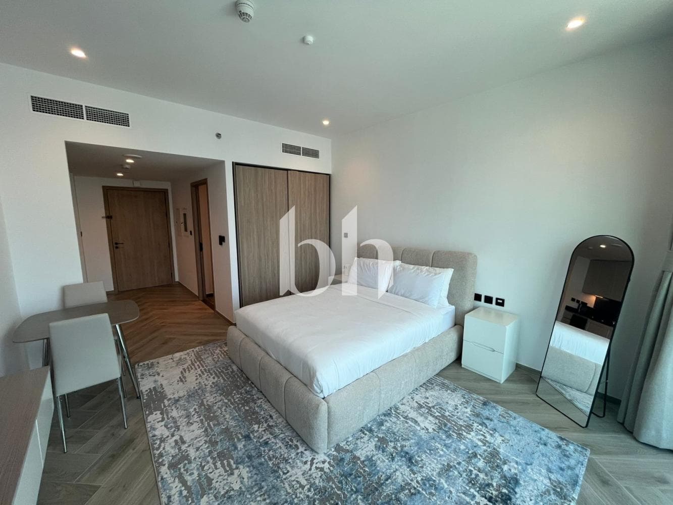 Studio Apartment in Peninsula Three