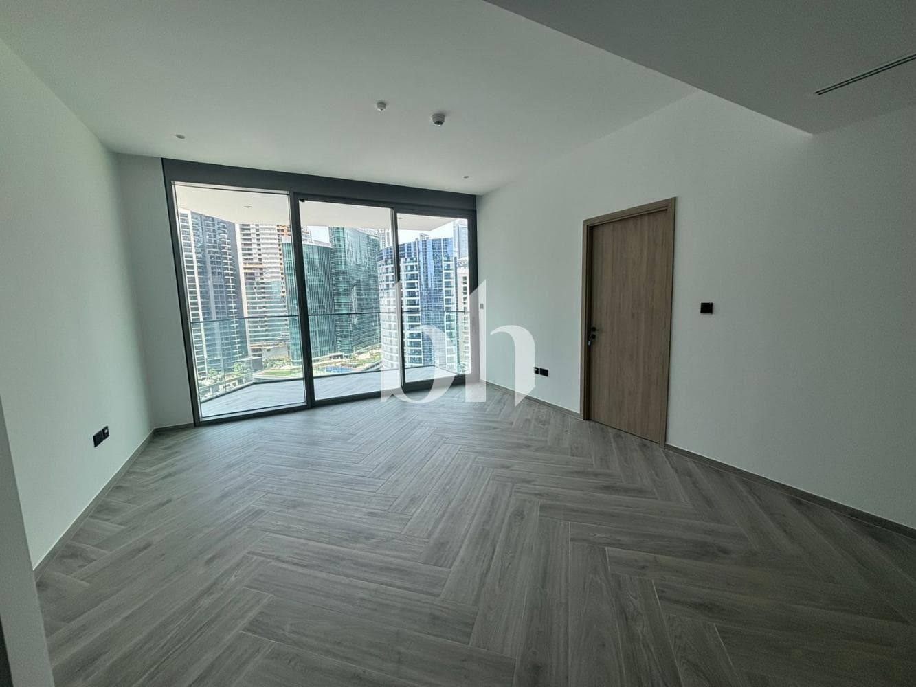1 Bedroom Apartment in Peninsula Three