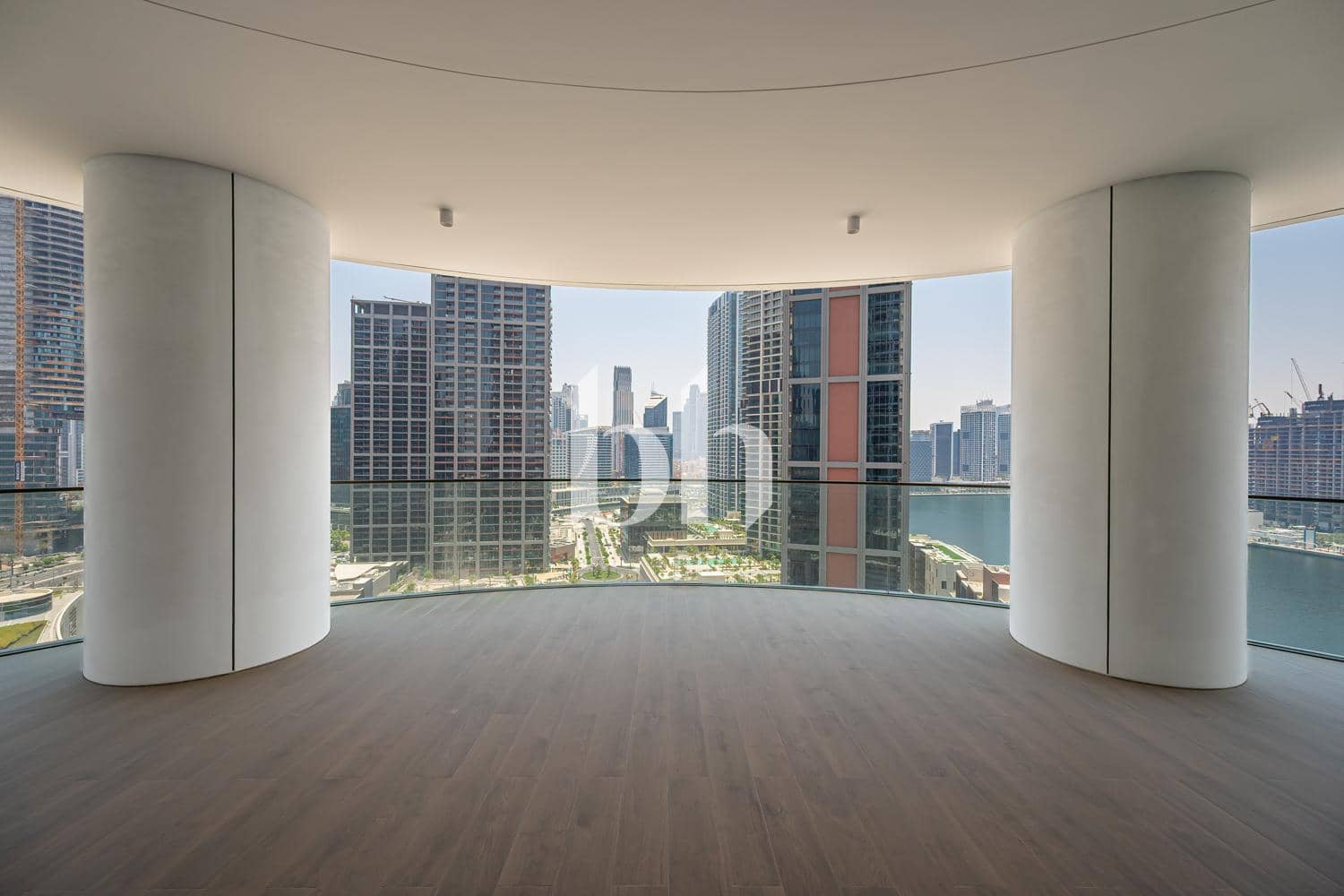 3 Bedroom Apartment in Jumeirah Living Business Bay - photo 2