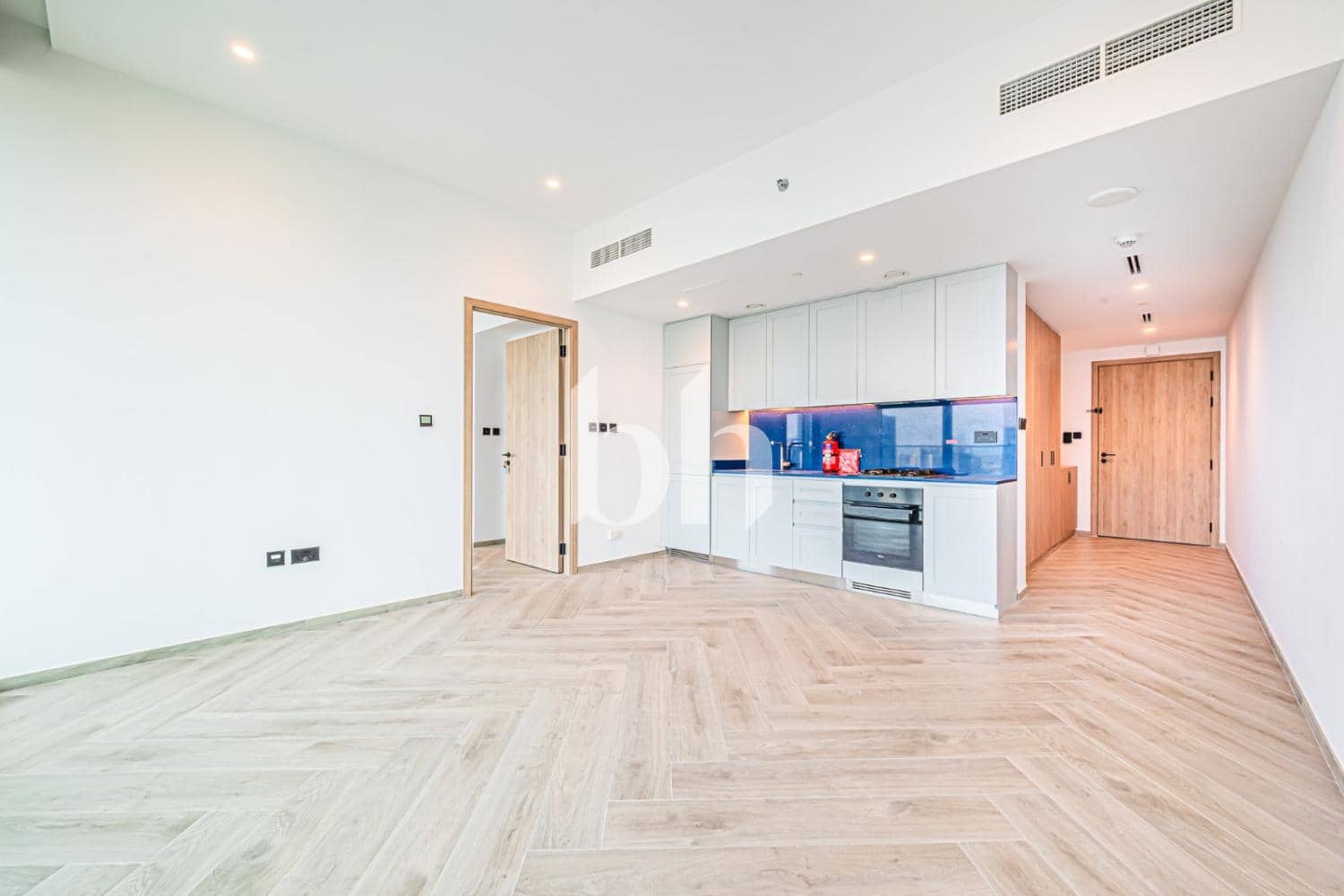 1 Bedroom Apartment in Peninsula Three