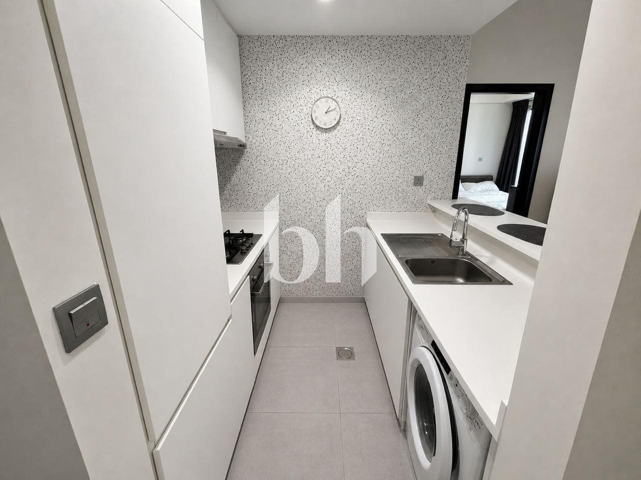 1 Bedroom Apartment in Merano Tower - photo 2