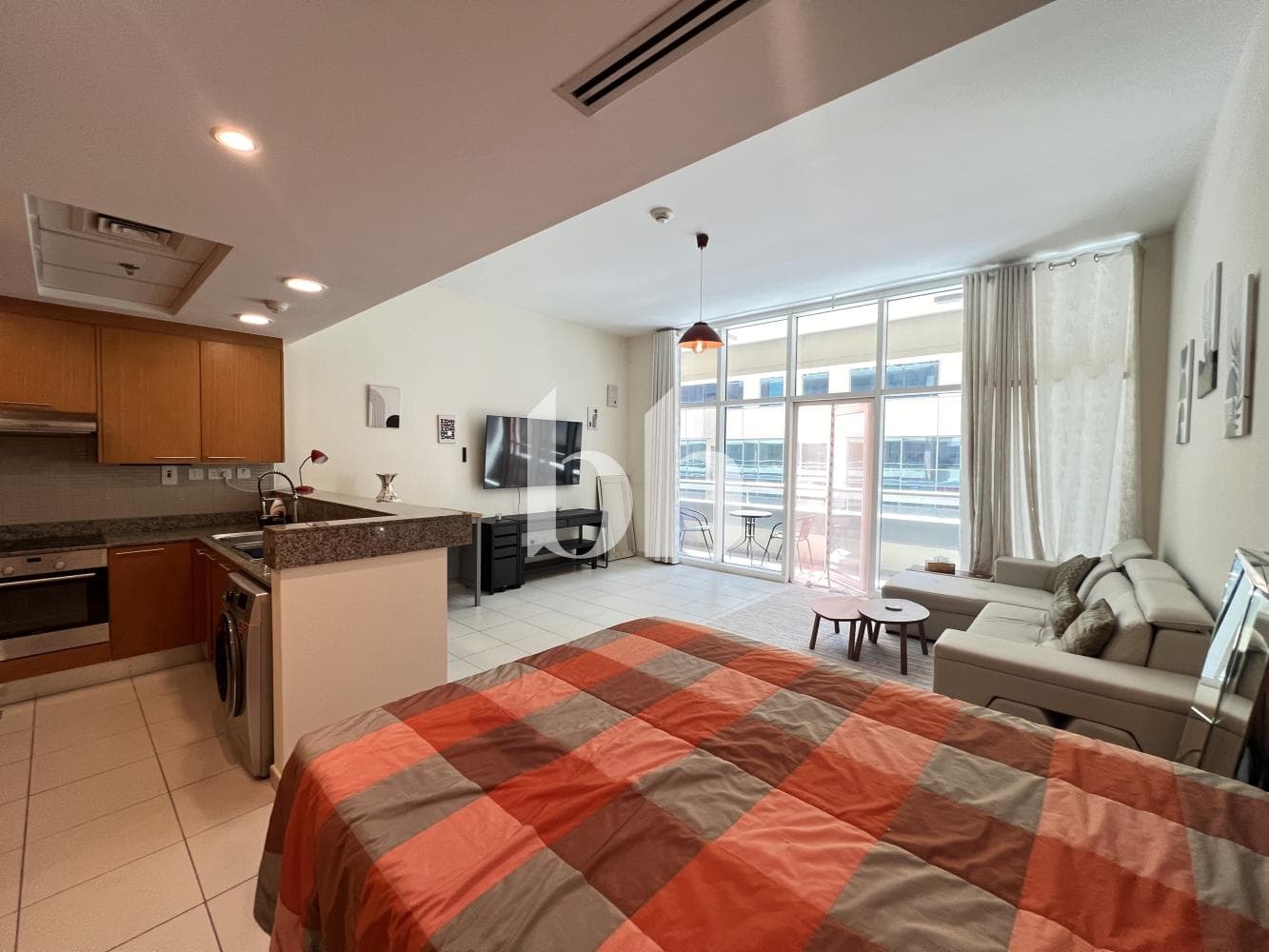 Studio Apartment in Bay Square Building 9