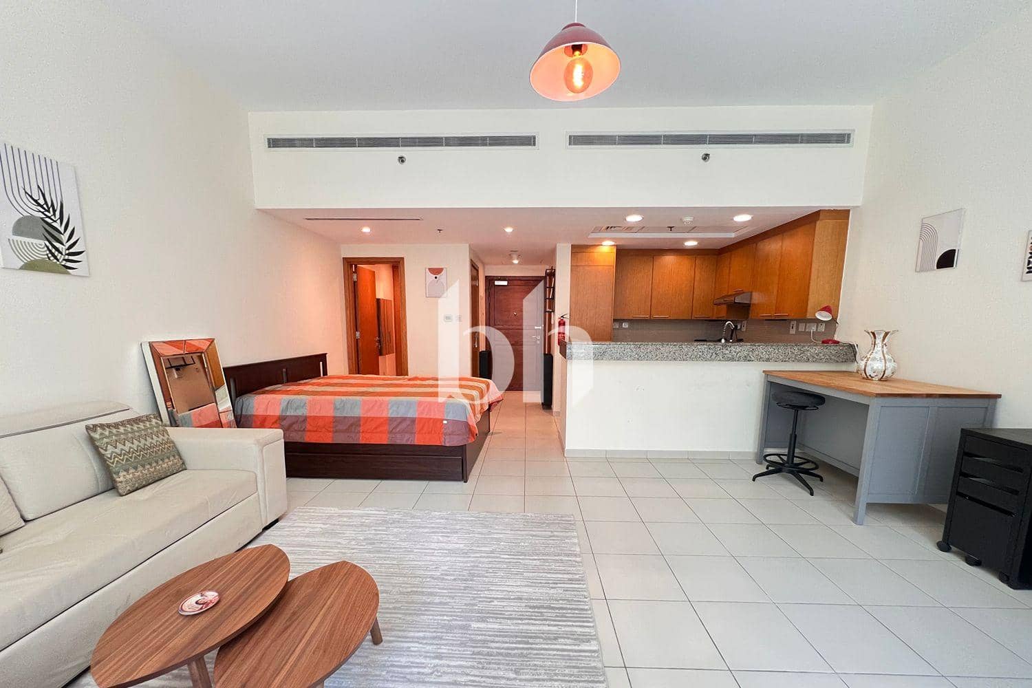 Studio Apartment in Bay Square Building 9 - photo 2