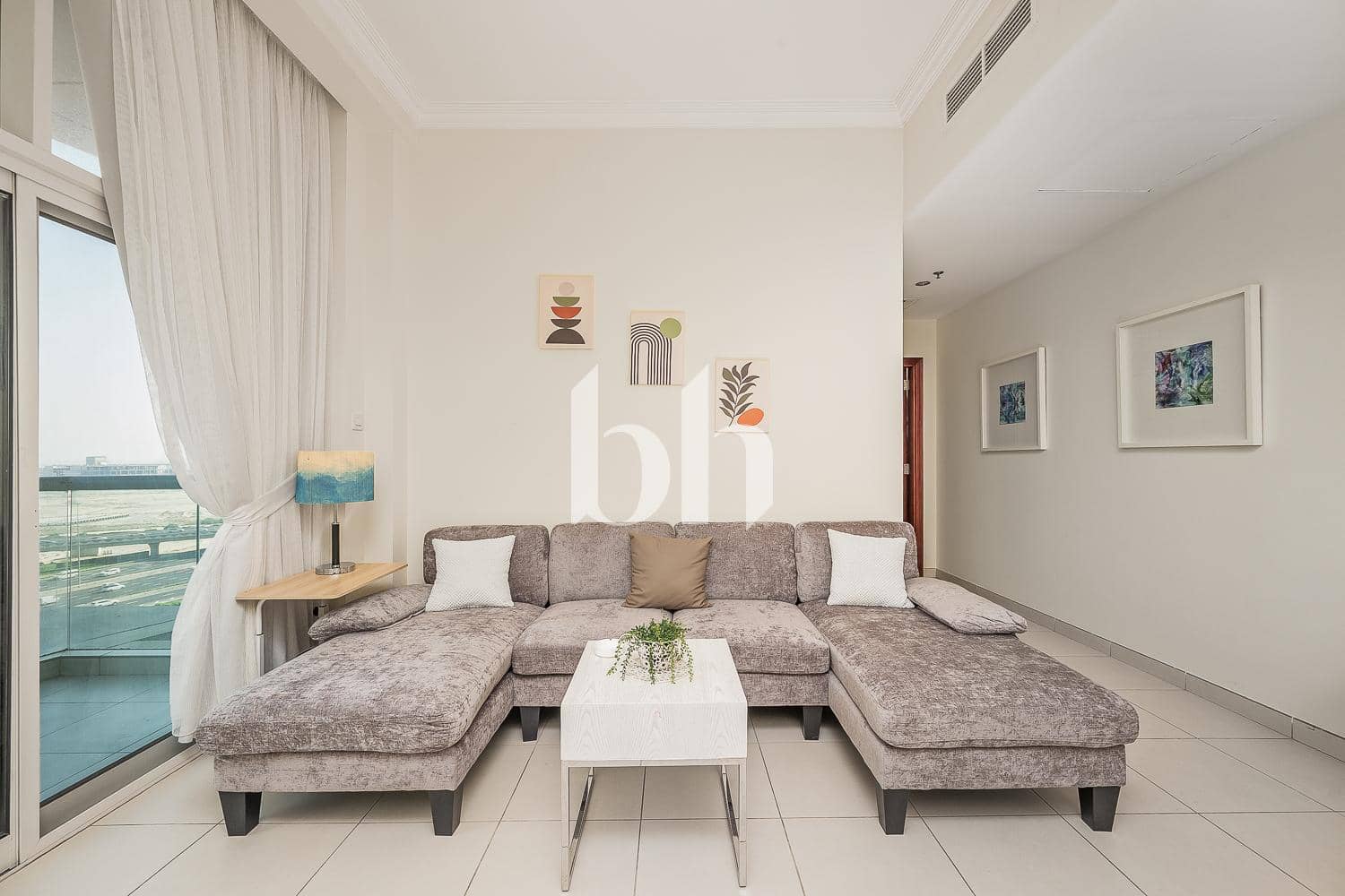 1 Bedroom Apartment in Scala Tower - photo 2