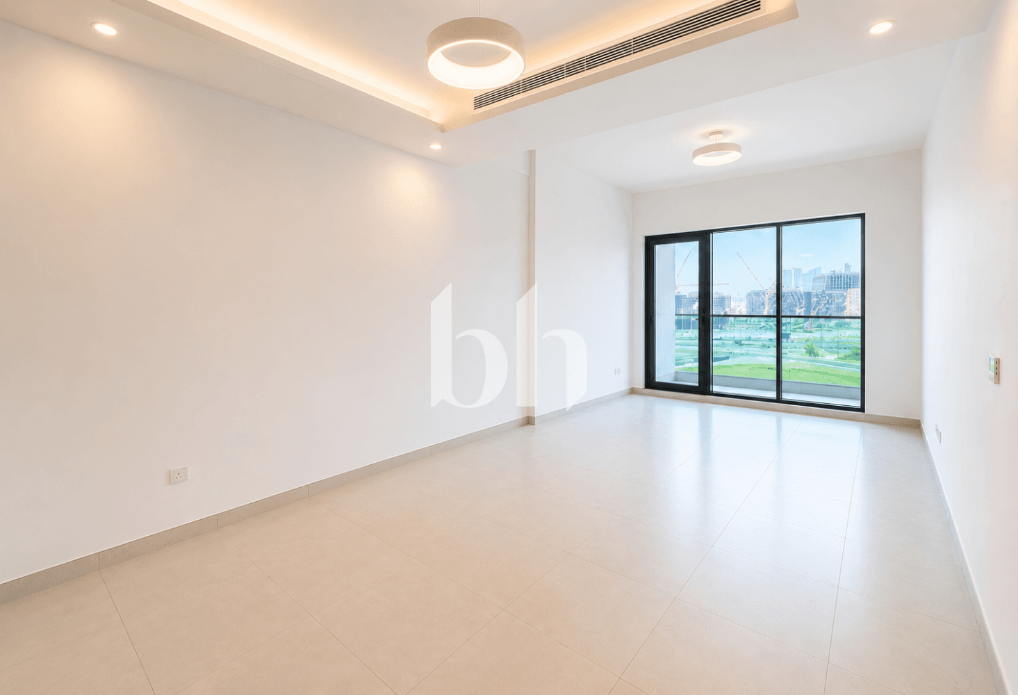 2 Bedroom Apartment in The Bay - photo 2