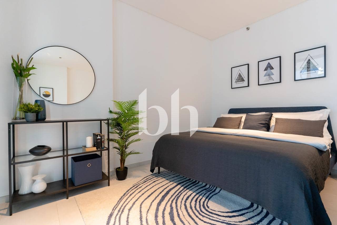 Studio Apartment in Marquise Square Tower - photo 1