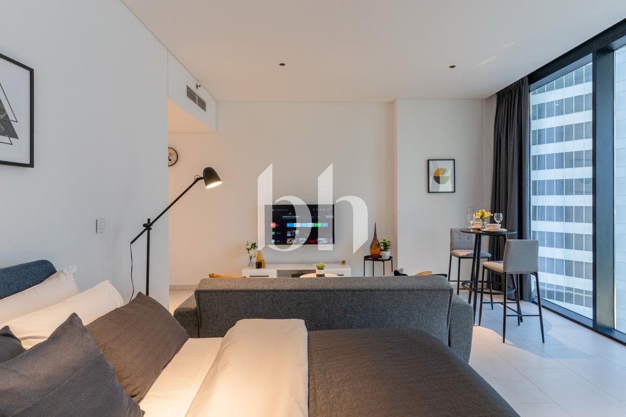 Studio Apartment in Marquise Square Tower