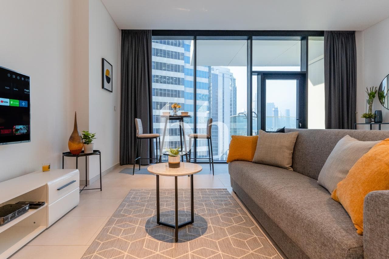 Studio Apartment in Marquise Square Tower - photo 2