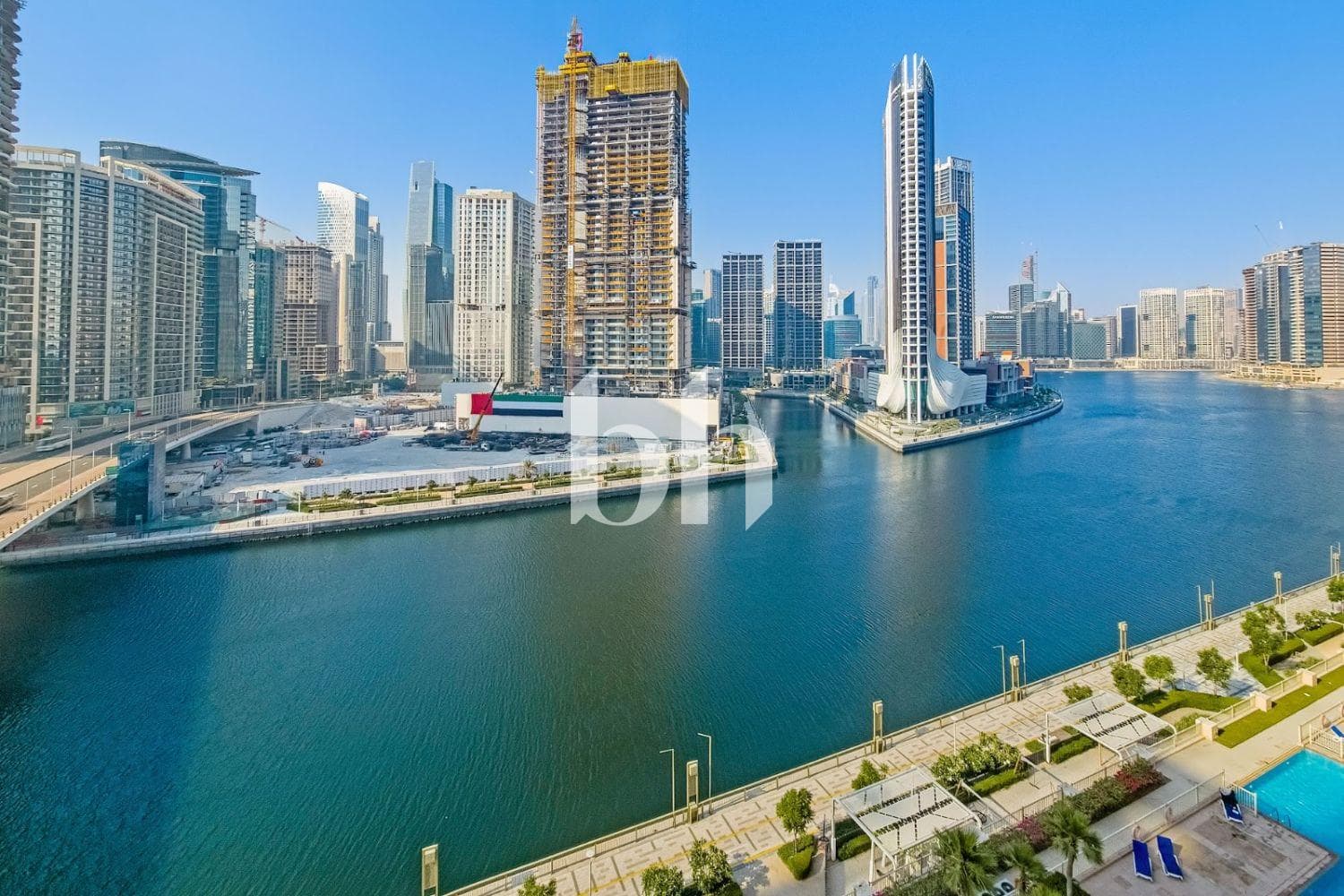 1 Bedroom Apartment in Churchill Residency Tower
