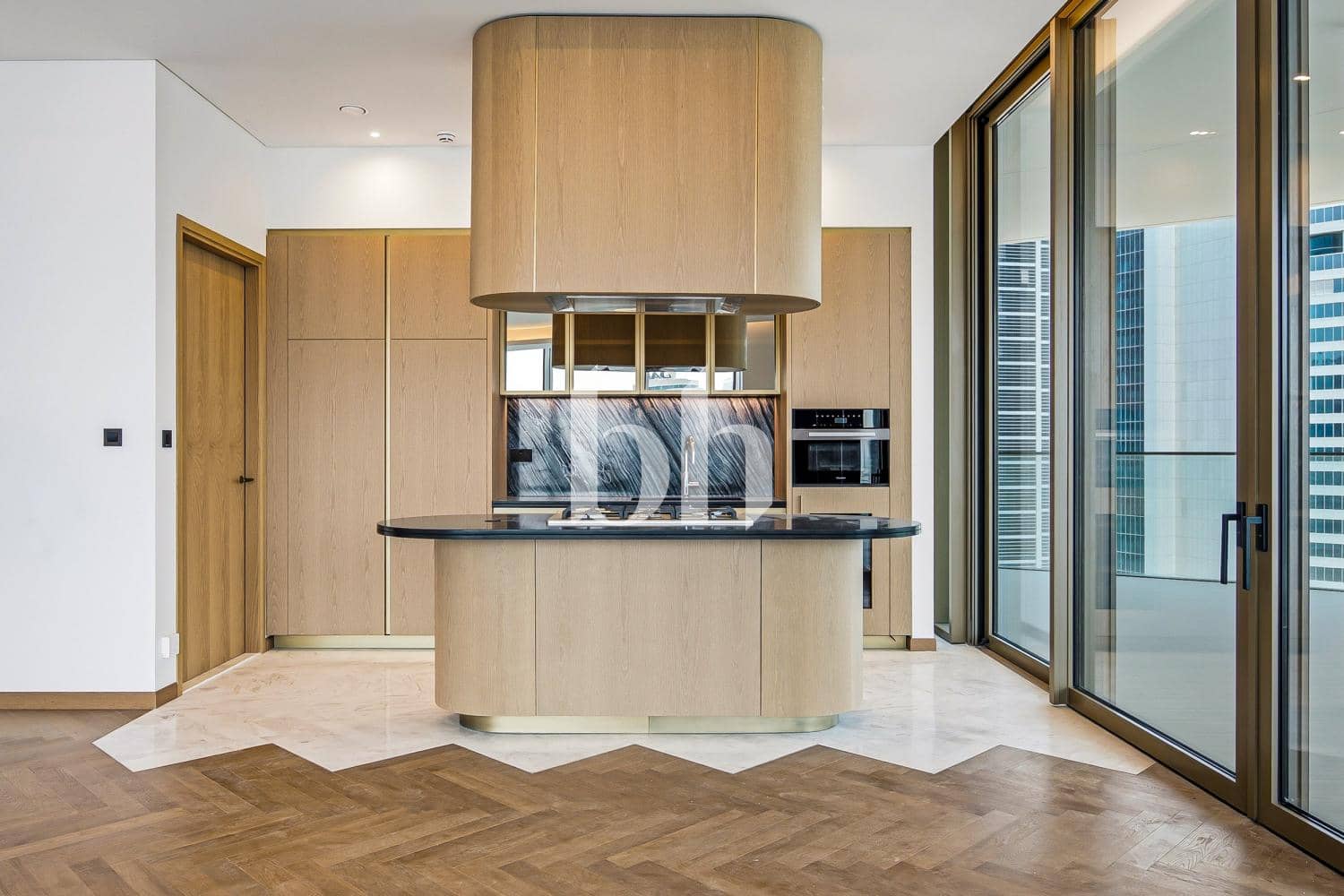 3 Bedroom Apartment in Jumeirah Living Business Bay - photo 2
