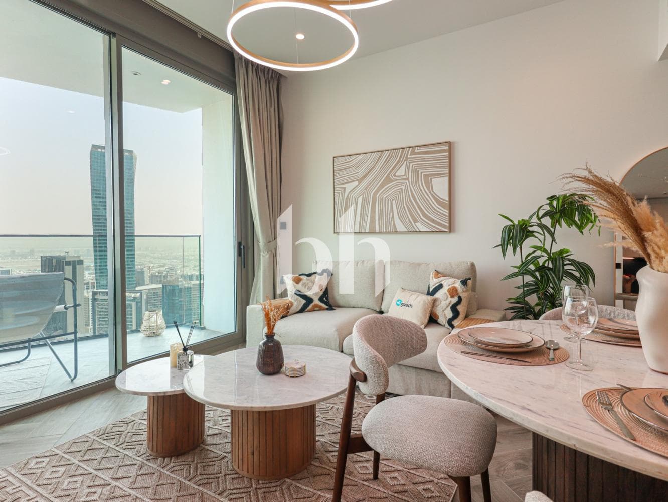 1 Bedroom Apartment in Peninsula Three - photo 1