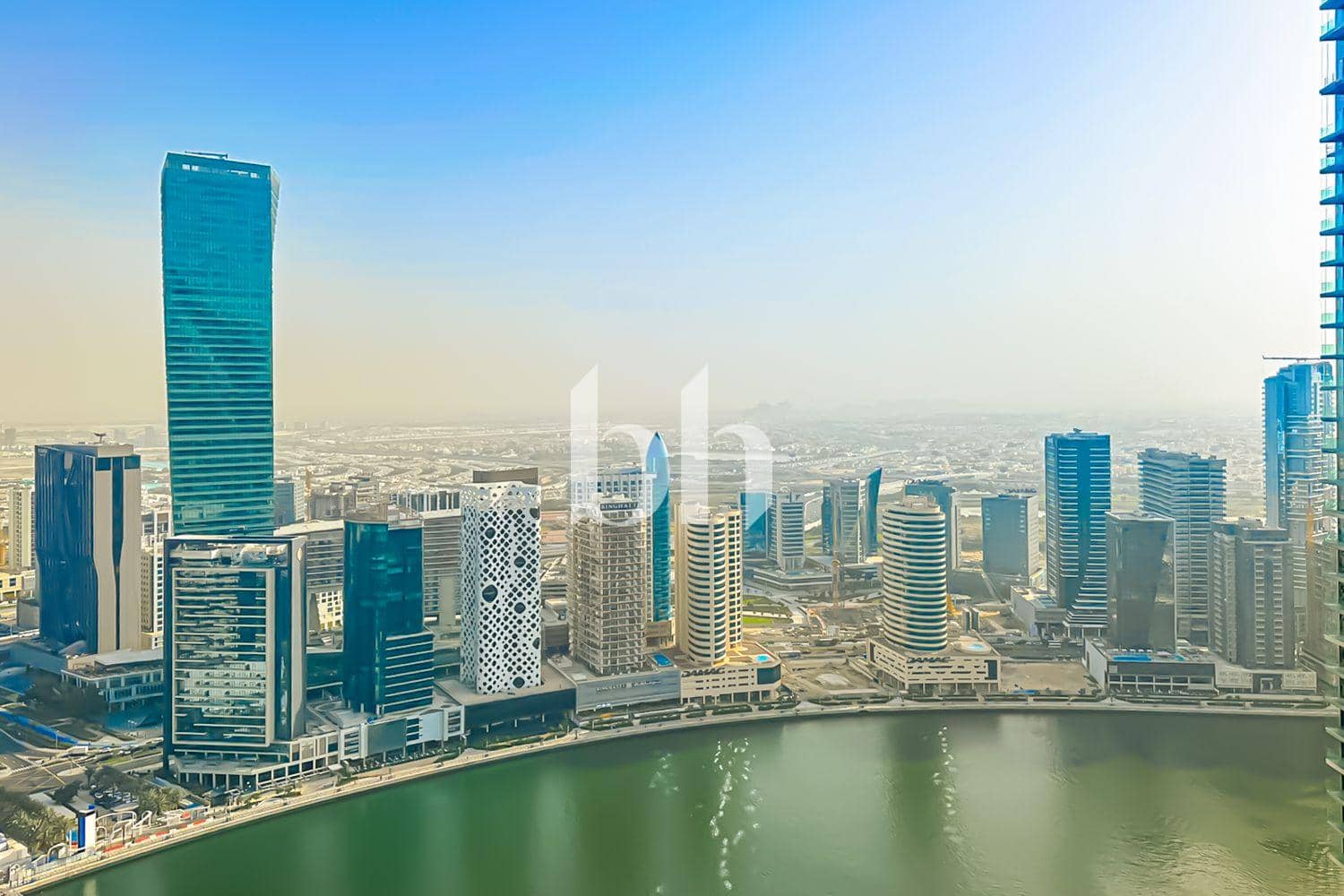 1 Bedroom Apartment in Peninsula Three