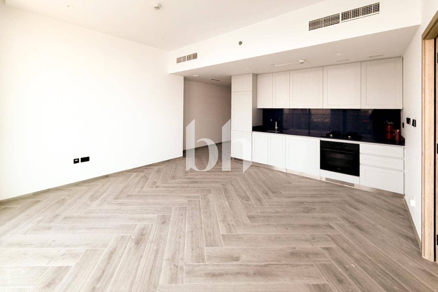 1 Bedroom Apartment in Peninsula Three