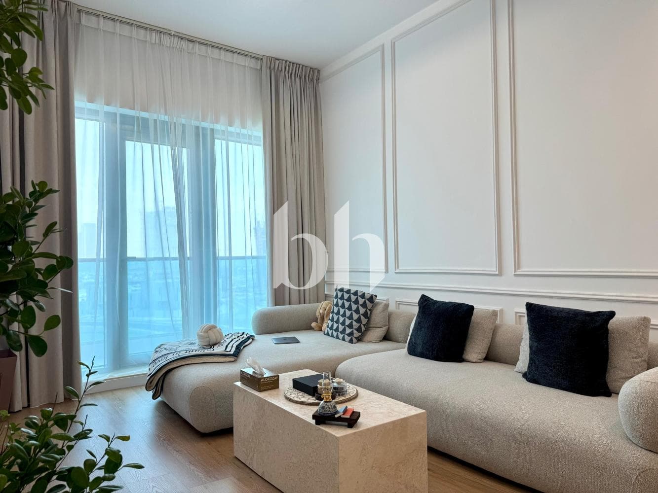 1 Bedroom Apartment in The Bay - photo 2