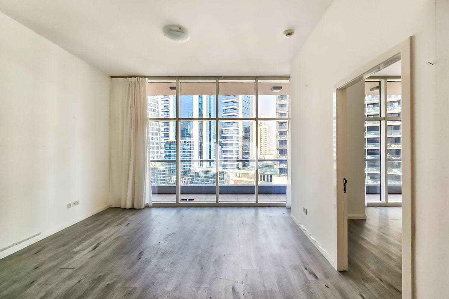 Studio Apartment in Bay Square Building 9 - photo 2