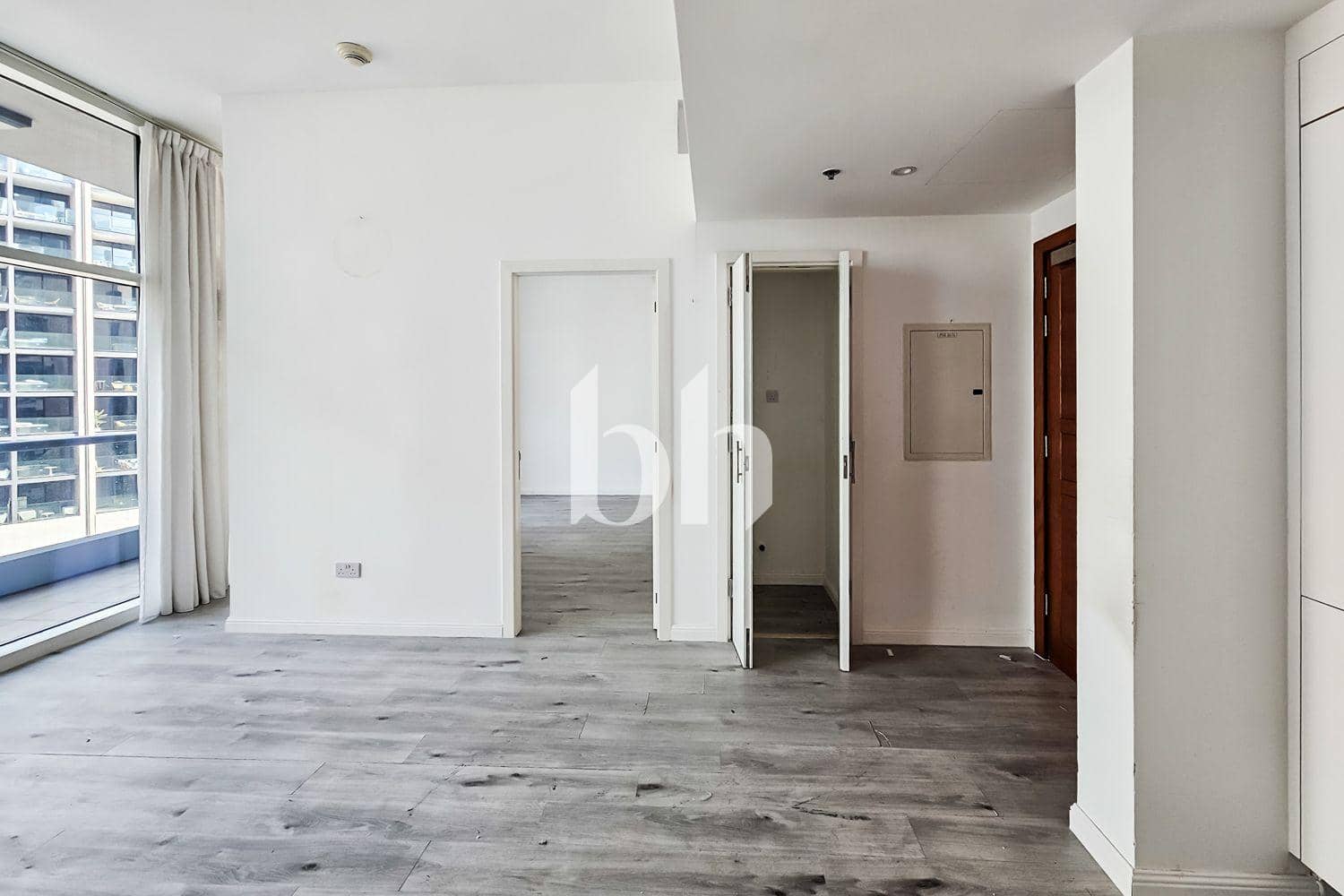Studio Apartment in Bay Square Building 9 - photo 1