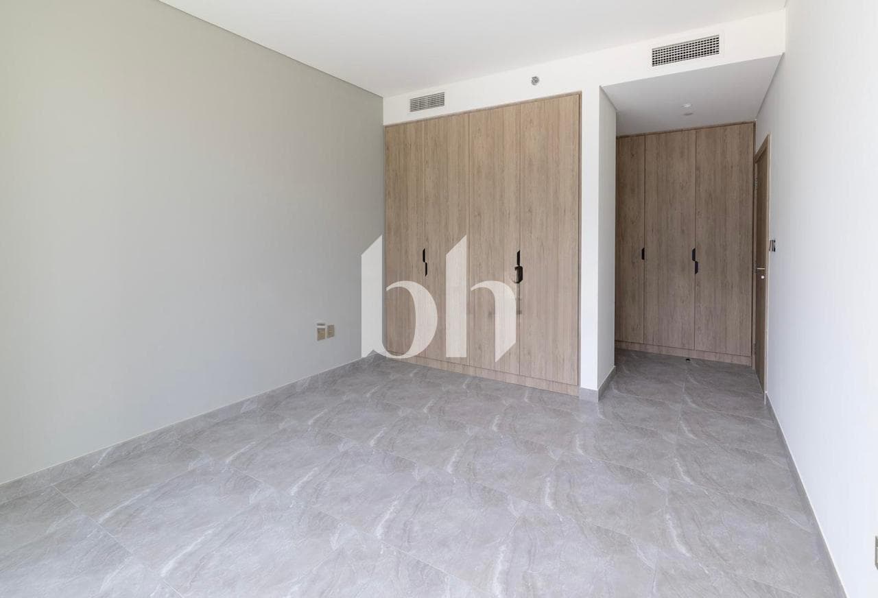 1 Bedroom Apartment in Peninsula Two - photo 2