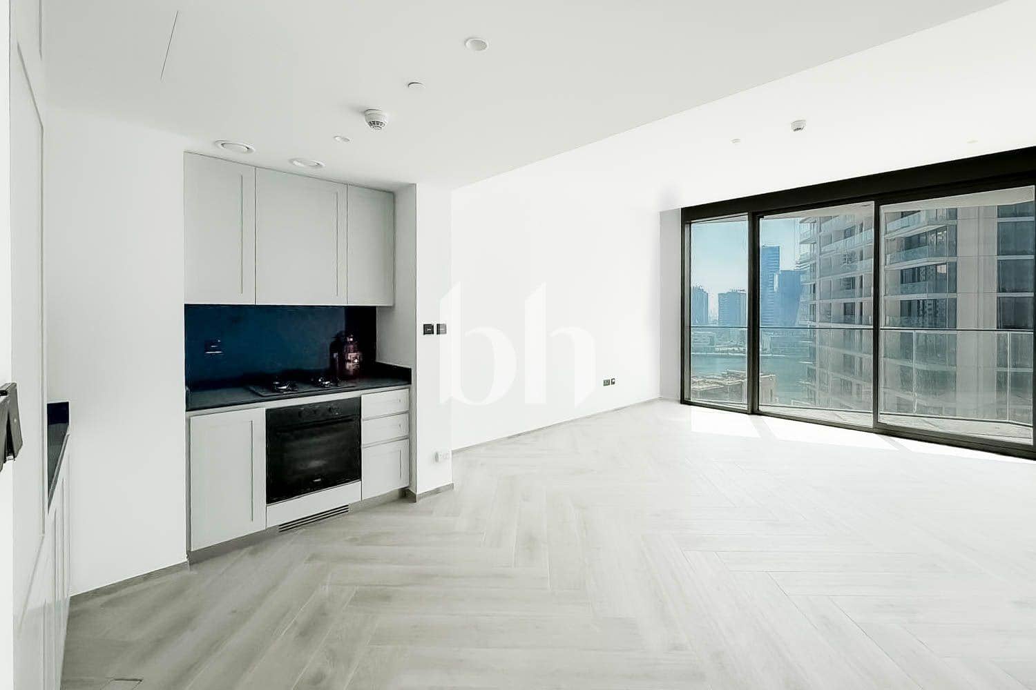 1 Bedroom Apartment in Peninsula Three