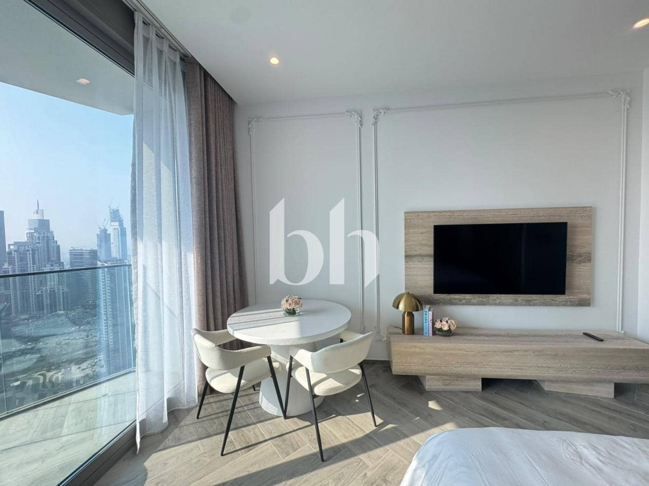 Studio Apartment in Peninsula Three - photo 2