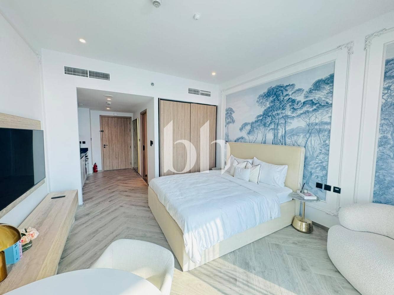 Studio Apartment in Peninsula Three - photo 2