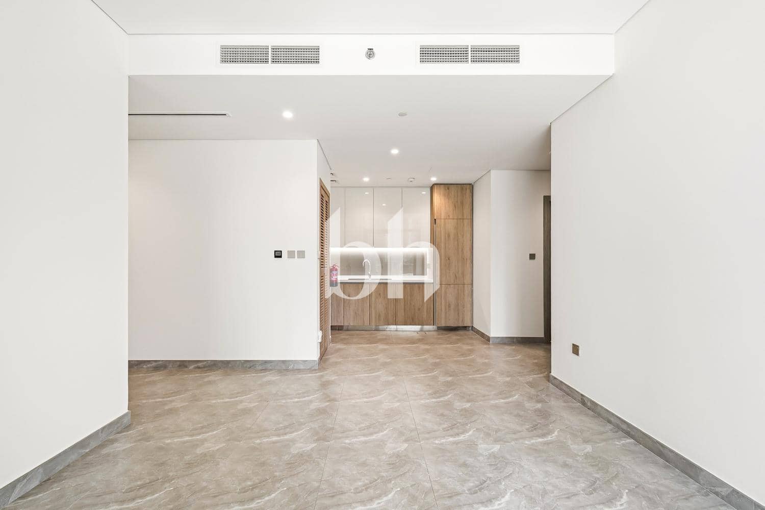 2 Bedroom Apartment in Peninsula Two