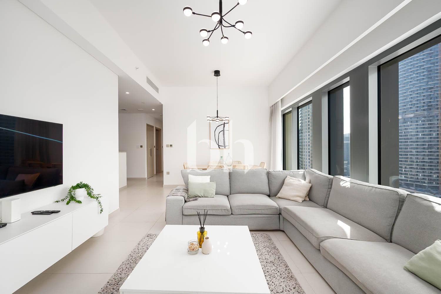 2 Bedroom Apartment in Burj Royale - photo 1