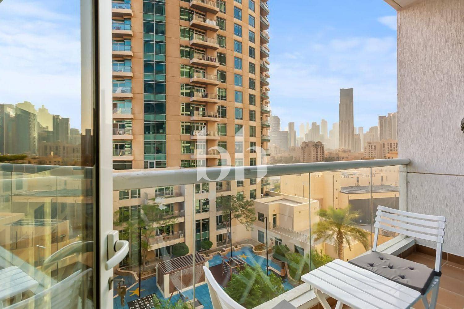 1 Bedroom Apartment in Burj Al Nujoom - photo 1
