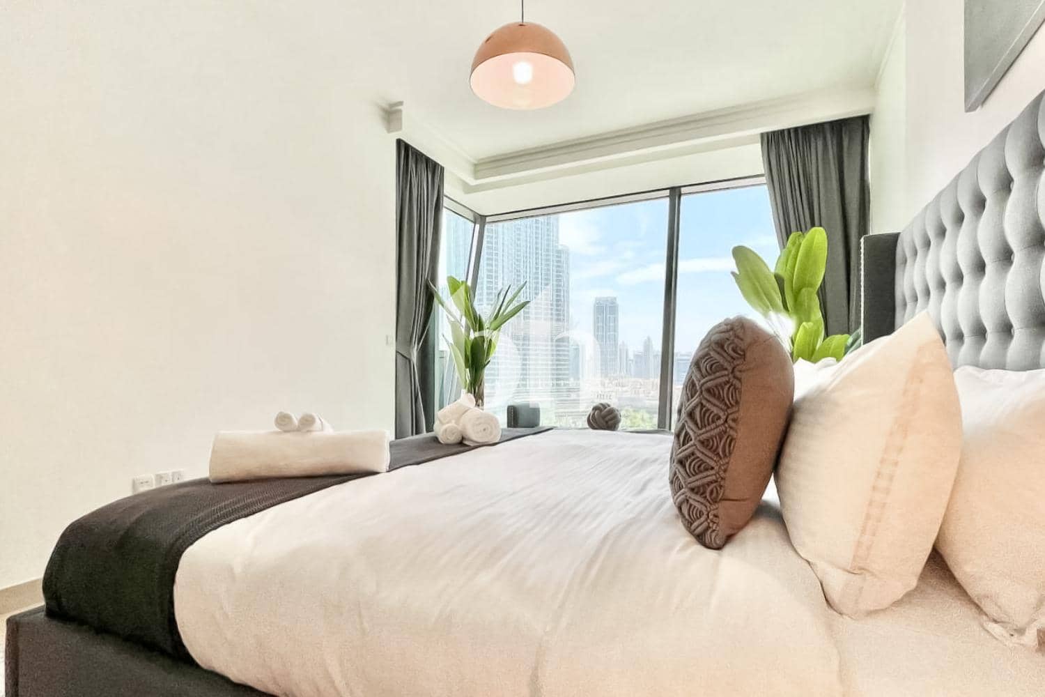 3 Bedroom Apartment in Burj Vista Tower 1 - photo 1