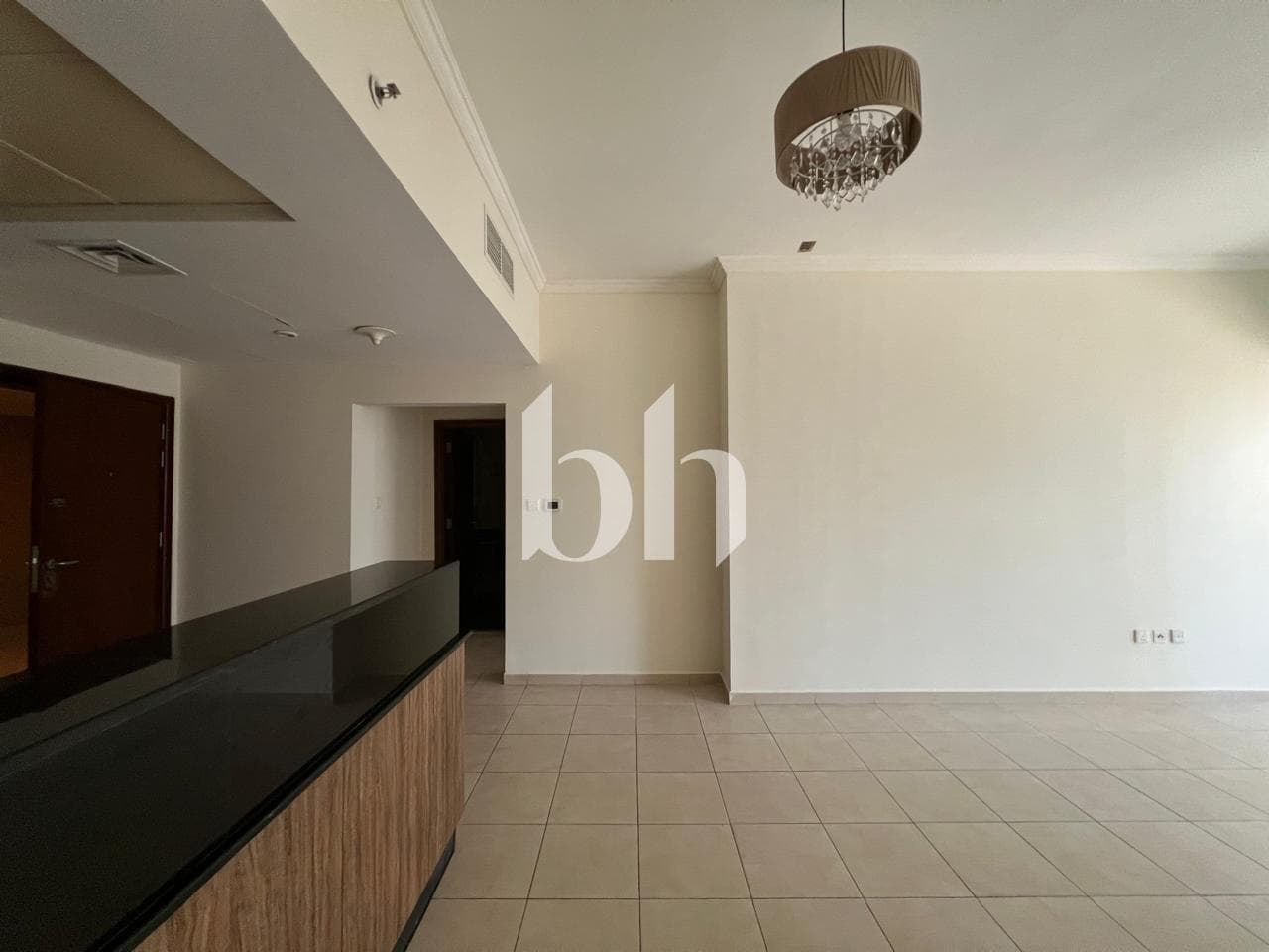 1 Bedroom Apartment in Burj Al Nujoom - photo 2